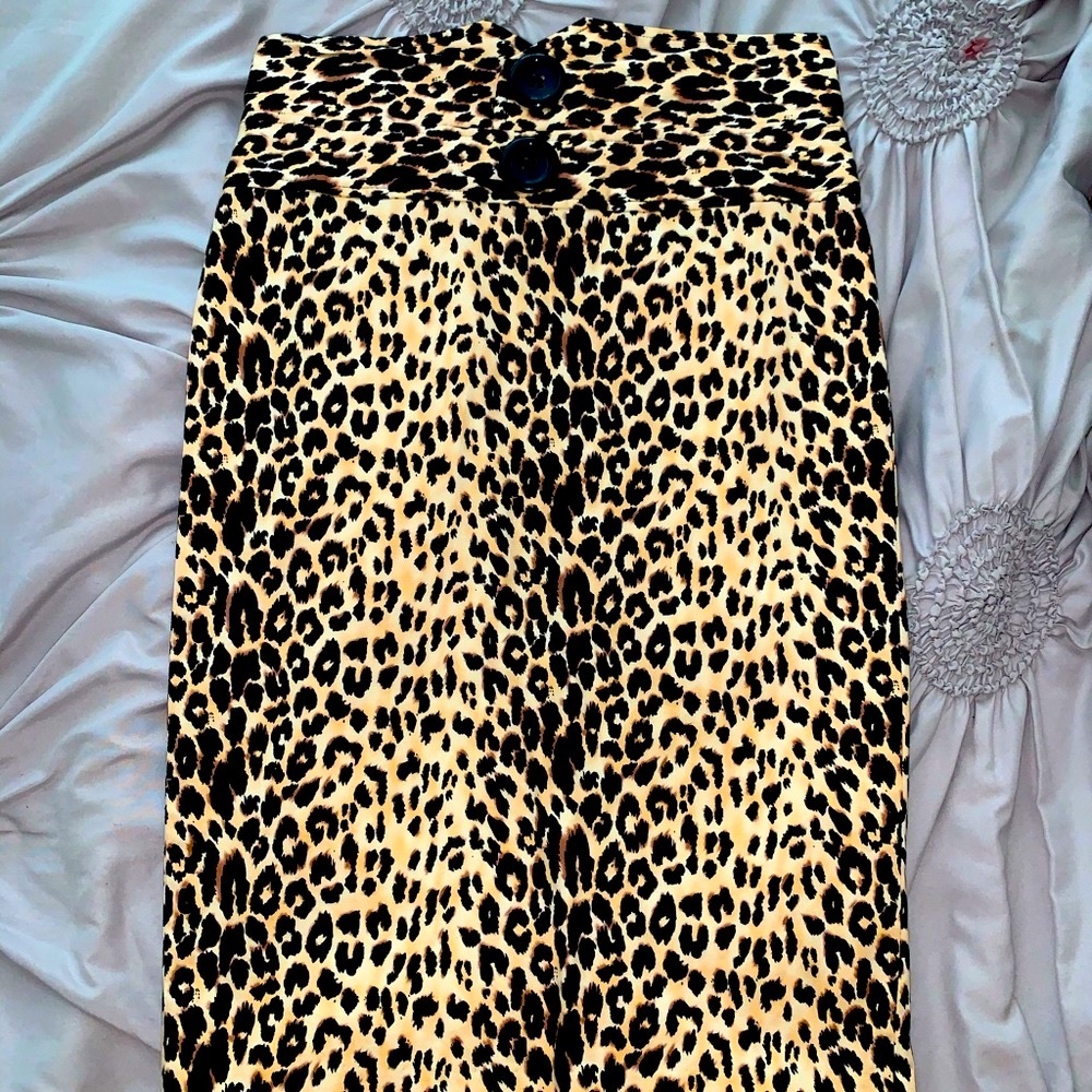 Leopard pencil skirt with slit